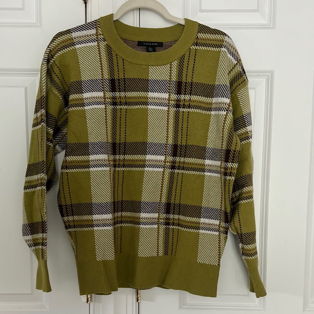 Tahari Crewneck Sweater in Green and White Plaid